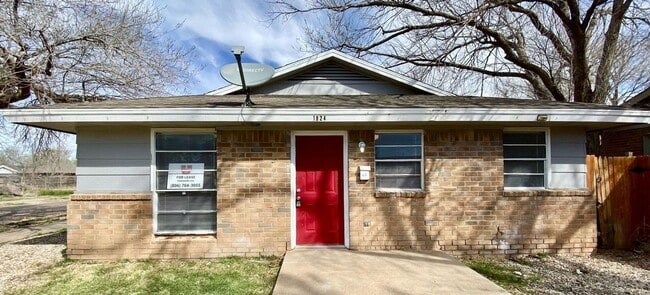 Primary Photo - $0 First Month's Rent / $0 Deposit at Move-in