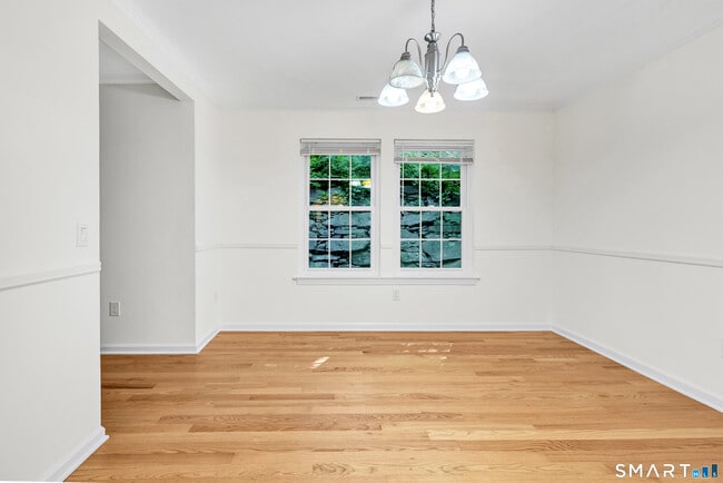 Building Photo - 259 Mayfield Dr