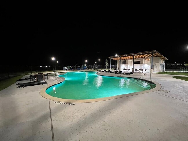 Building Photo - 154 Solitude Dr