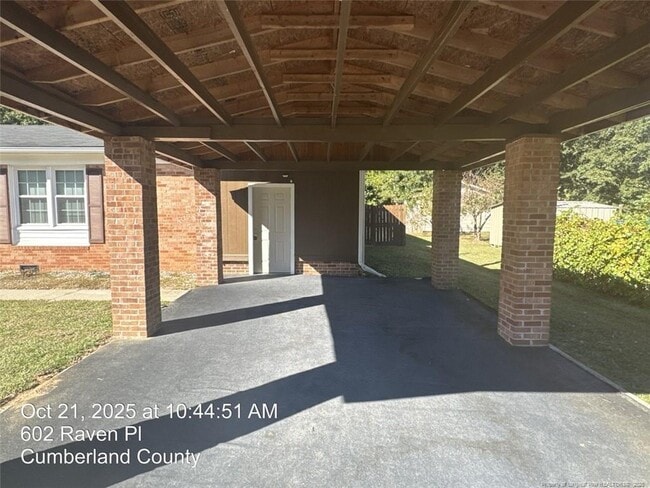 Building Photo - 602 Raven Pl