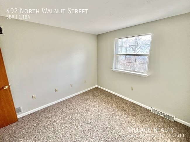 Building Photo - 492 N Walnut St
