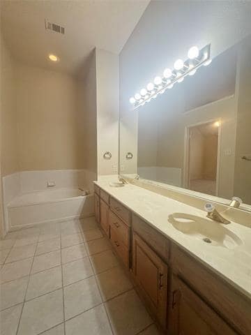 Building Photo - 1600 Weatherstone Dr