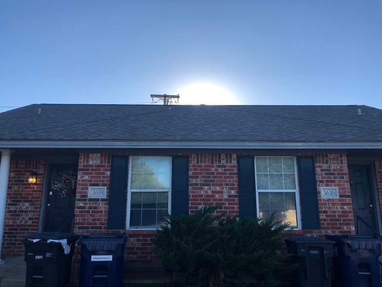 Primary Photo - 3618 Hollyhock St