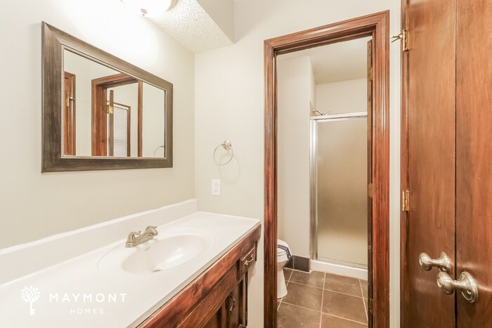 Building Photo - 7912 Southview Dr