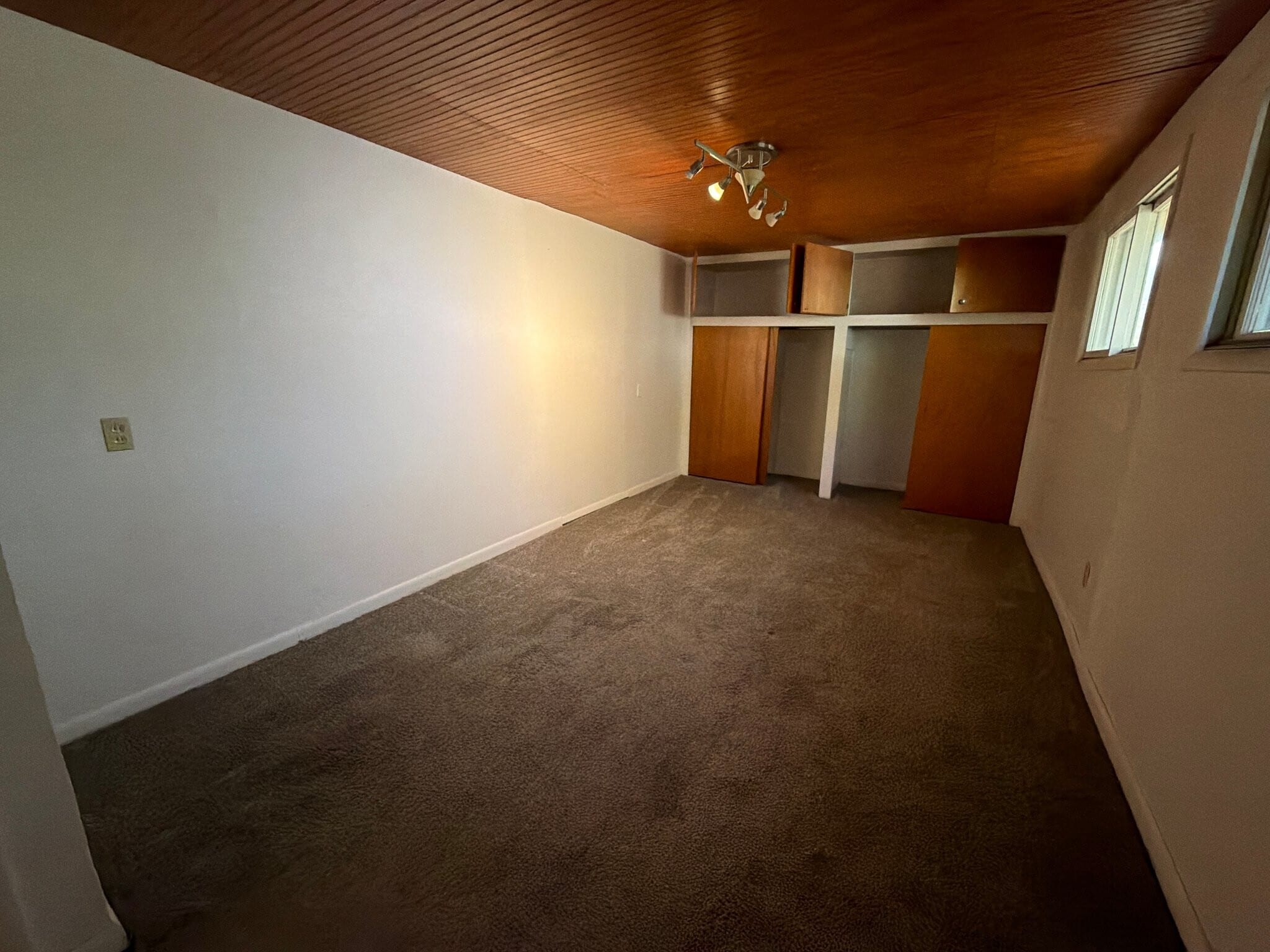 Building Photo - 105 Hankins Ln
