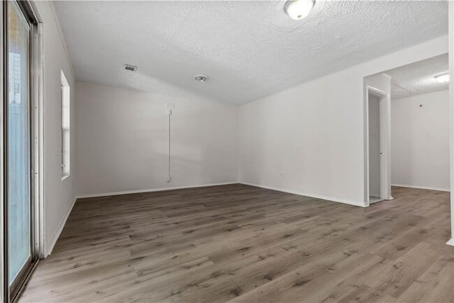 Building Photo - 2951 Aspen Woods Entry