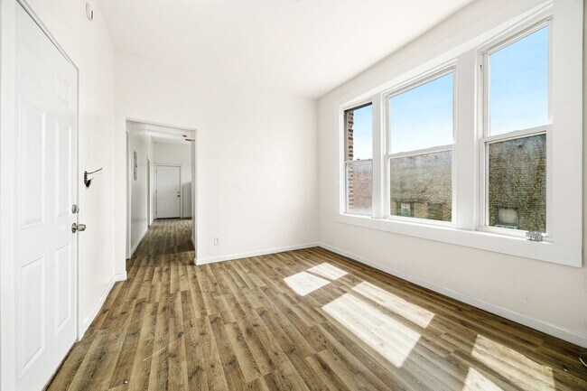 Building Photo - 1621 S Lawndale Ave