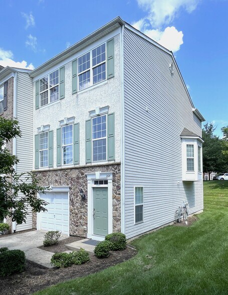 Primary Photo - 268 Baxter Dr