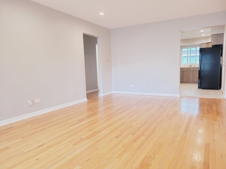 Building Photo - 112 W Burlington Ave