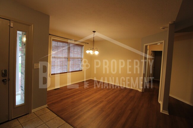 Building Photo - 175 Mesquite Dr