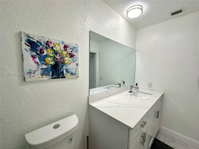 Building Photo - 3511 Quentin Ave