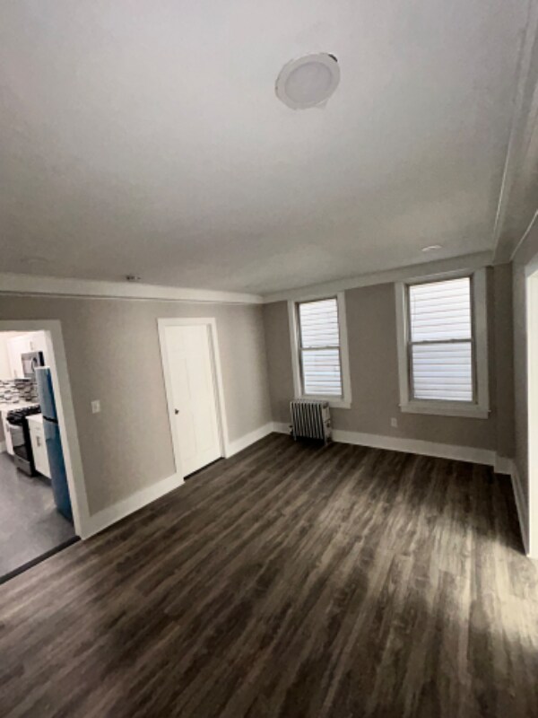 Building Photo - 98 Ellis Ave