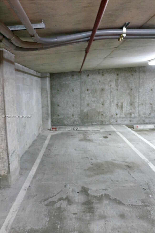 Building Photo - 350 S Miami Ave