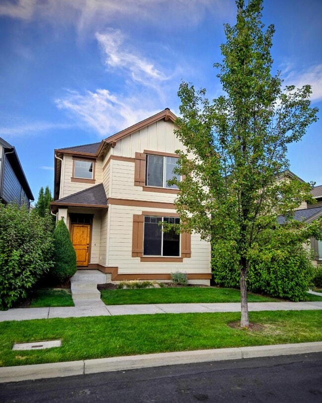 Primary Photo - 20758 NE Sierra Dr