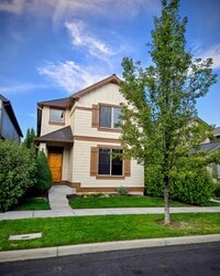 Building Photo - 20758 NE Sierra Dr