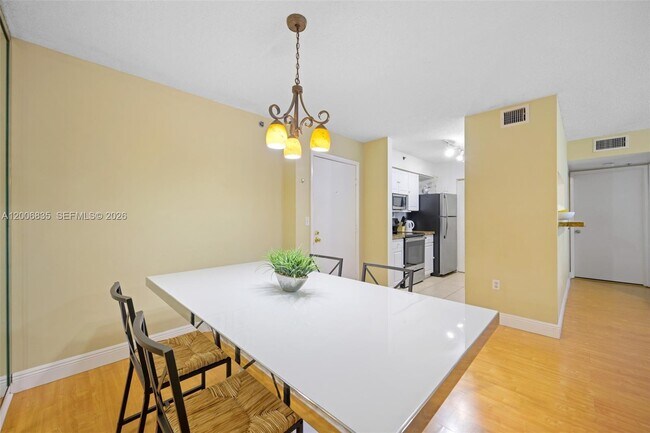 Building Photo - 19555 E Country Club Dr