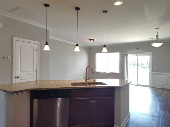 Building Photo - Charming Townhome located in the Settlers Landing Community in Concord NC!