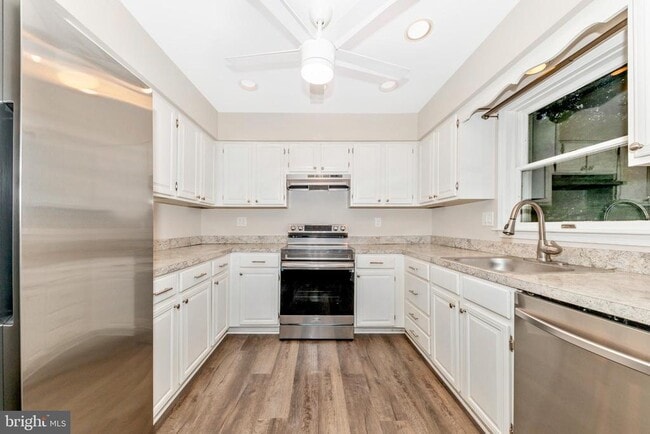 Building Photo - 6257 Light Point Pl