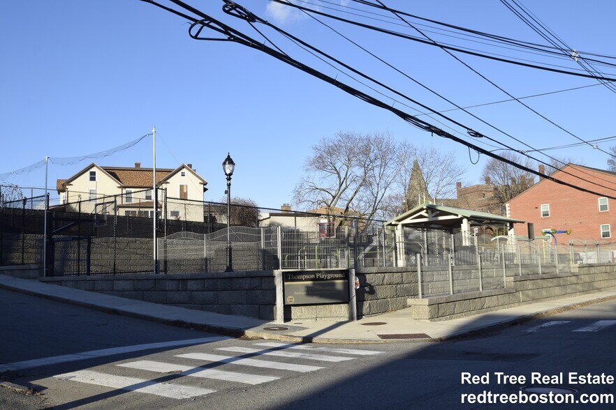 Building Photo - 118 Charles St