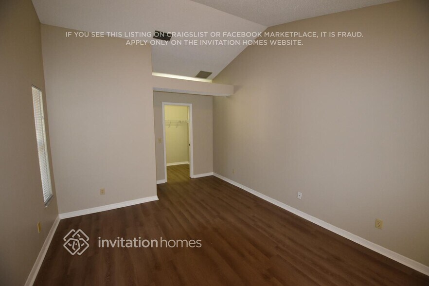 Building Photo - 7115 Queen Palm Cir