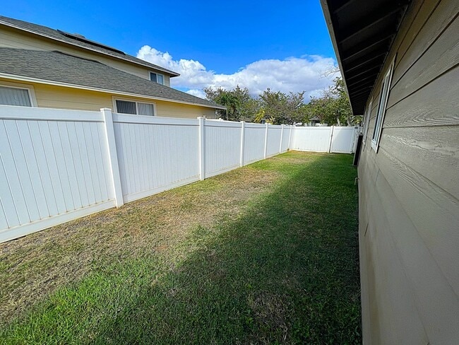 Building Photo - Beautiful 3-Bedroom, 2-Bath Single-Level H...