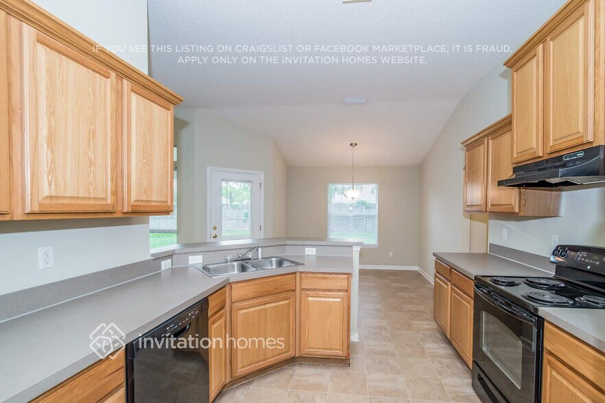 Building Photo - 5407 Vivera Ln