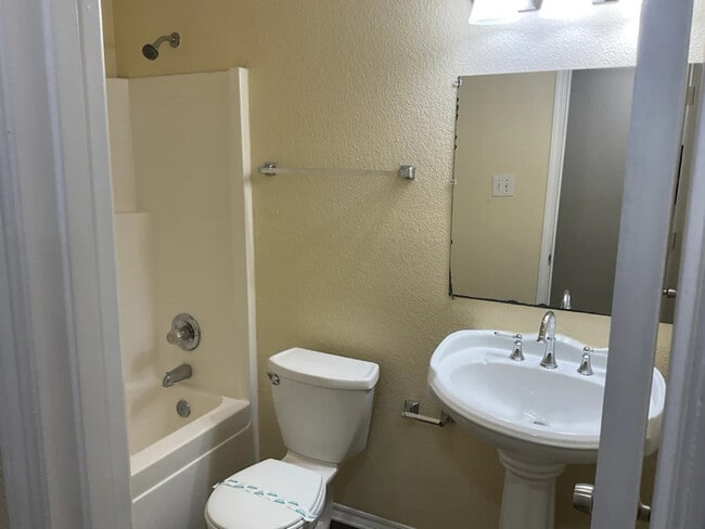 Building Photo - 6312 Fern Meadow Dr