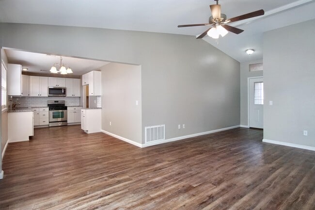 Building Photo - 620 Winding Ln