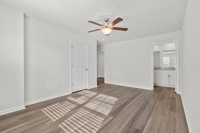 Building Photo - 543 Gemstone Blvd