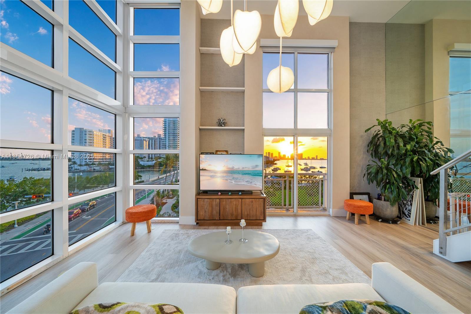 Building Photo - 1701 Sunset Harbour Dr