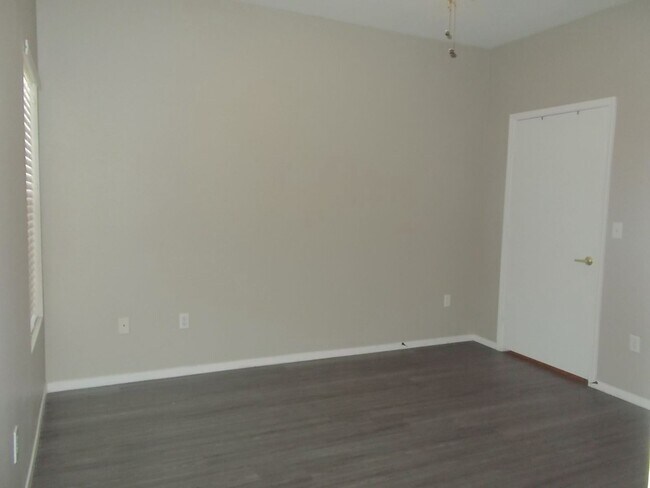 Building Photo - Bright Ground-Floor Condo in Gated Traverse Point with Pool & Spa Amenities
