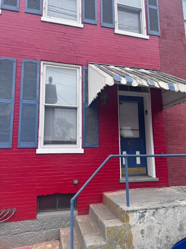 Building Photo - 61 Randolph Ave
