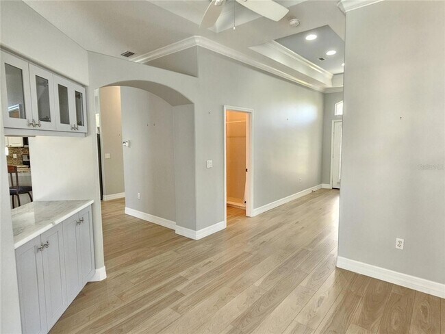 Building Photo - 330 Rio Terra