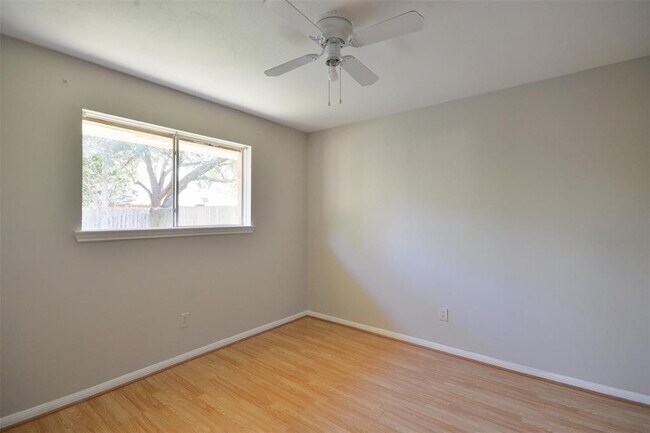 Building Photo - 3938 Forest Bluff Dr