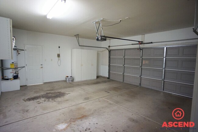 Building Photo - 8407 Glenlakes Ct