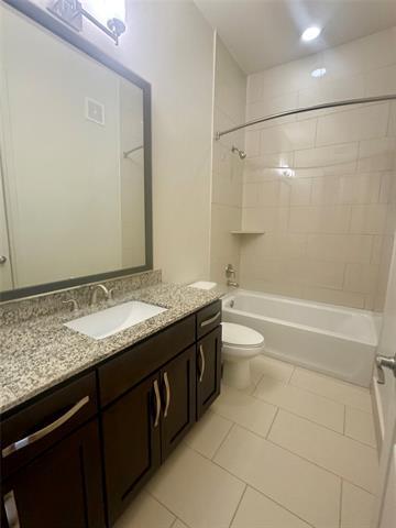 Building Photo - 4265 Bourbon St