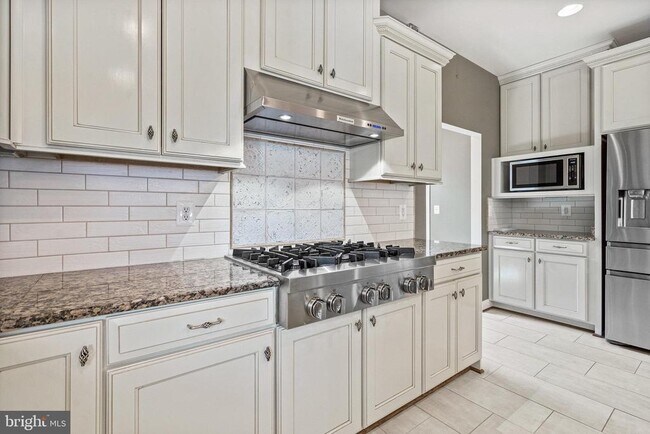 Building Photo - 4561 Rona Pl