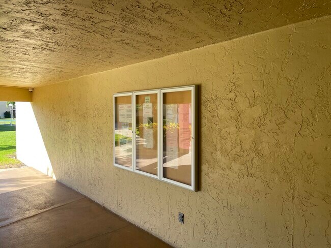 Building Photo - 500 Village Green Cir W