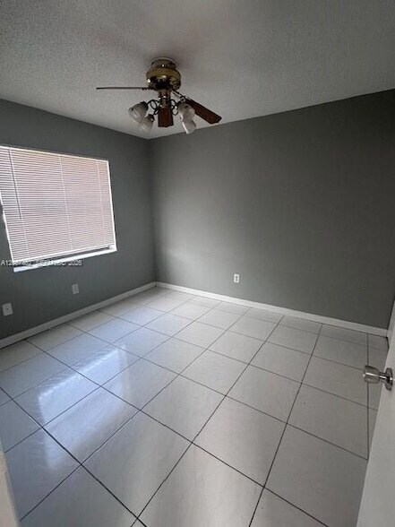 Building Photo - 20735 NE 8th Ct