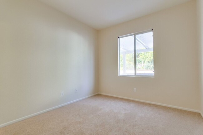 Building Photo - Gorgeous 4 Bedroom Santa Fe Hills Home With a Pool!