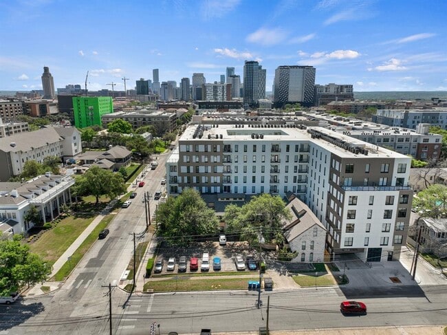 Building Photo - 2714 Nueces St