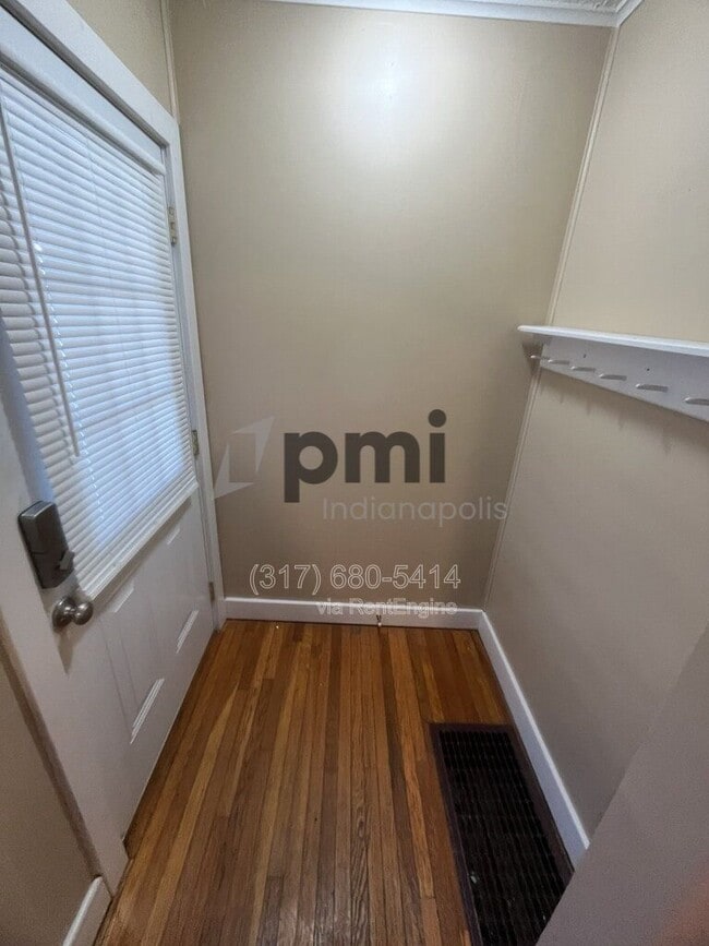 Building Photo - 1425 W Washington St