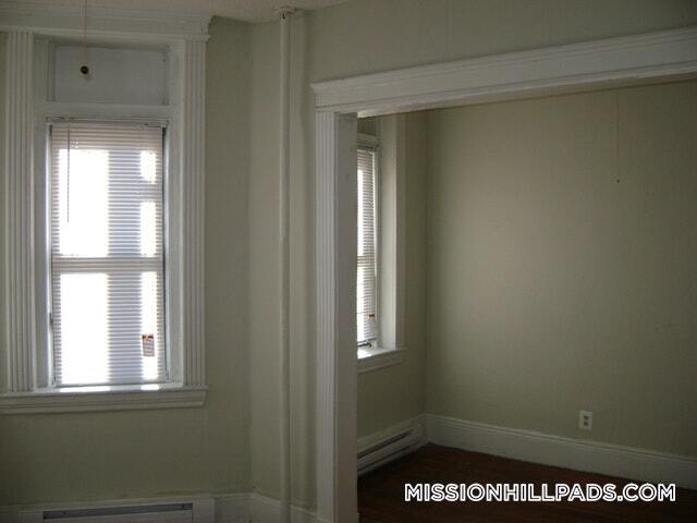 Building Photo - 887 Huntington Ave