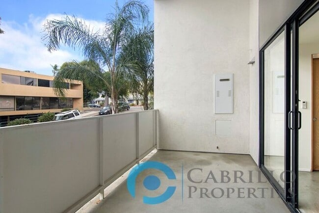 Building Photo - 2870 Fourth Ave