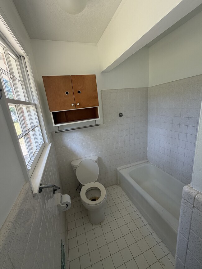 Building Photo - 3208 Downes Grove Rd