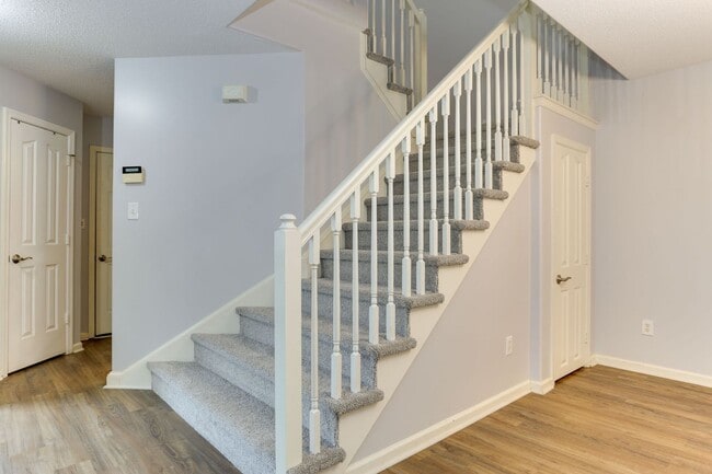 Building Photo - 119 Brassie Dr