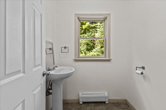 Building Photo - Peaceful 3BD/1.5BA in Sheldon