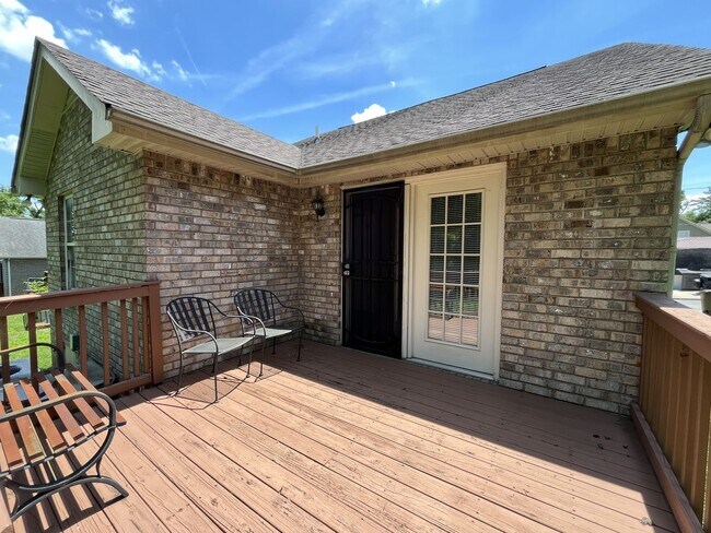 Building Photo - Excellent 3 Bedroom 2 Bath Home in West Nashville!