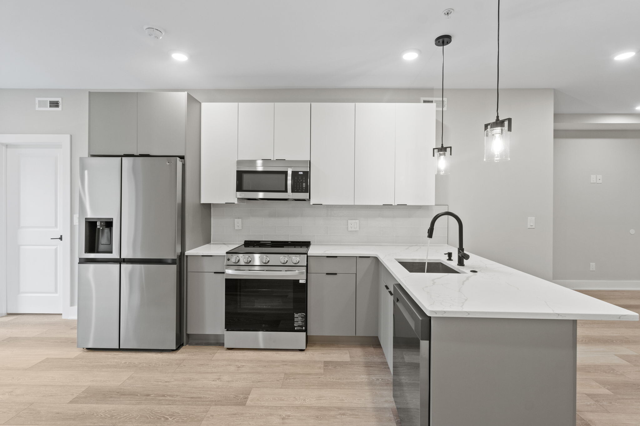 Building Photo - 2625 W Jefferson St