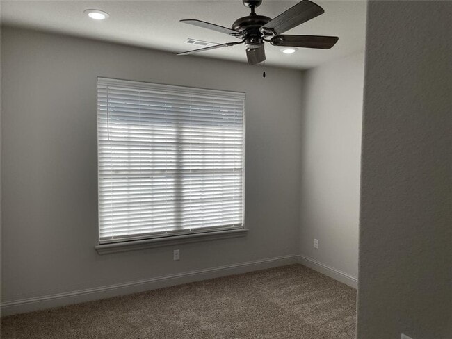 Building Photo - 204 Vicks Cir